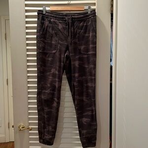 Worn once! Athleta camouflage cotton joggers